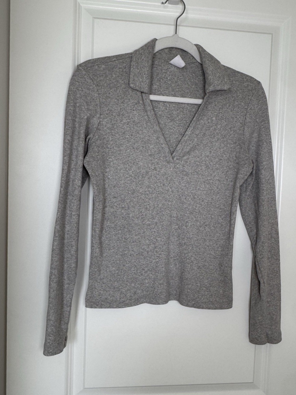 Melrose and Market Women's Gray Solid Collared Knit Stretch Pullover Top S